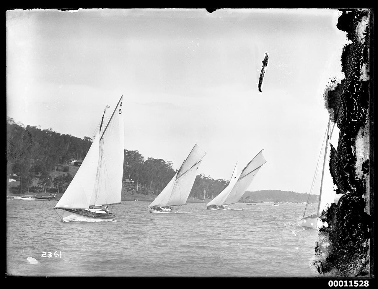 Sailing and Yacht Racing on Pittwater