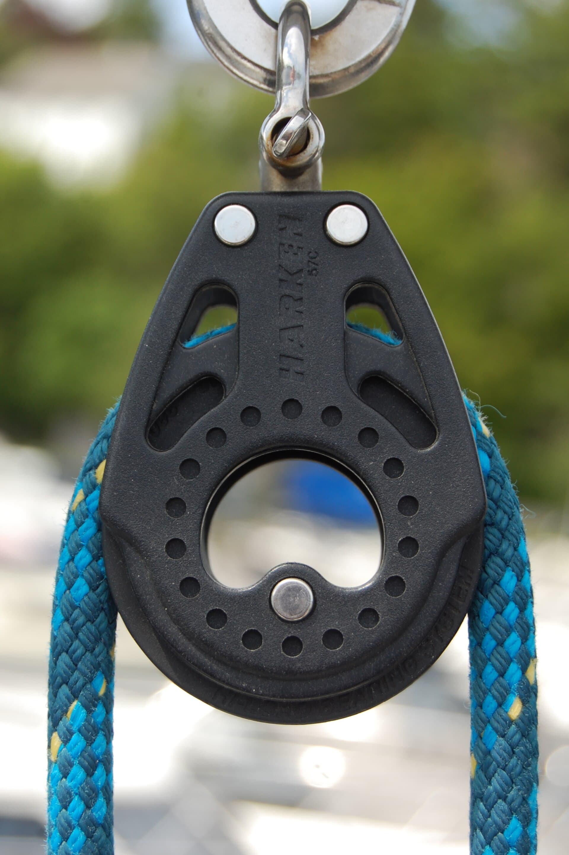 Harken ball-bearing block used for the mainsheet on a sailing yacht